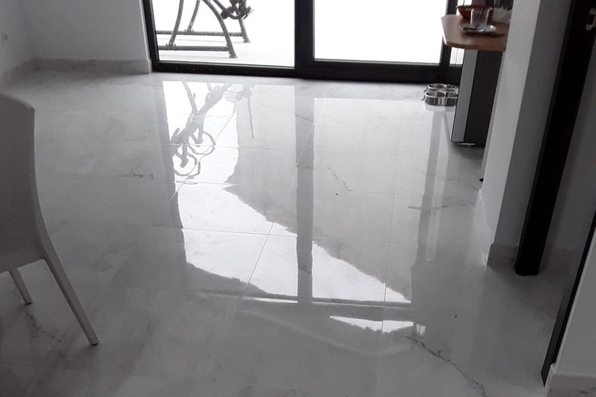 bianco_carrara_venis_2.jpg