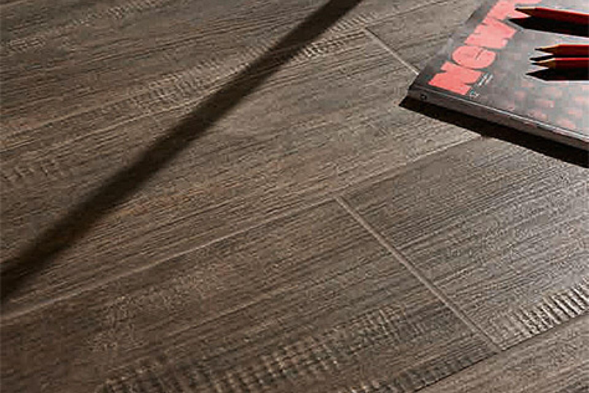 e_wood_iris_ceramica_1.jpg