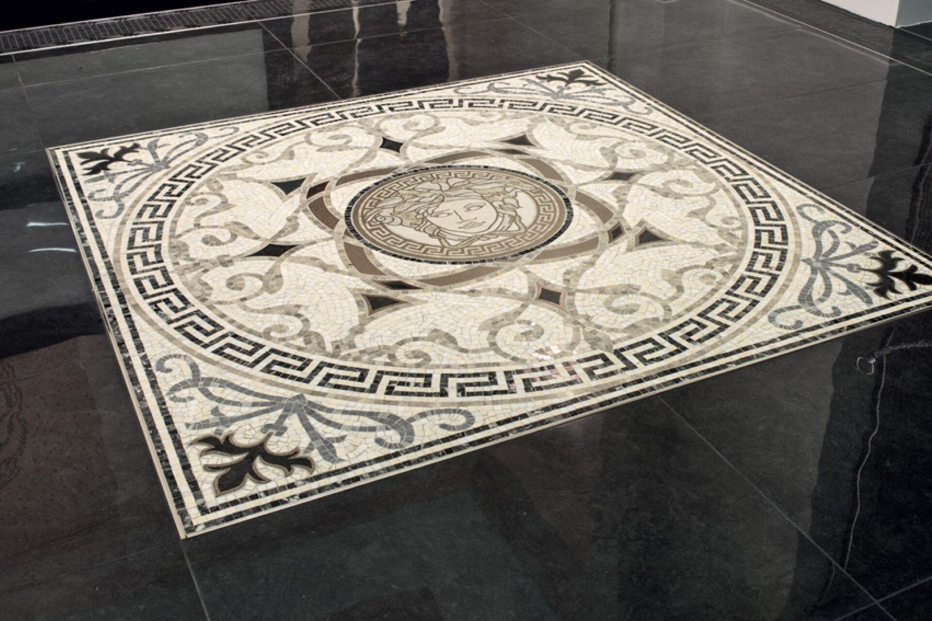 exclusive_versace_12.jpg
