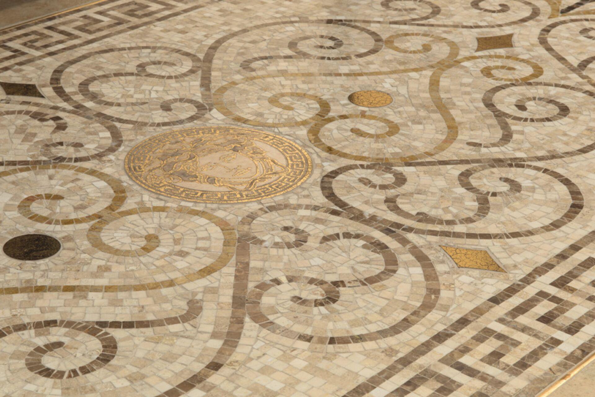 exclusive_versace_14.jpg