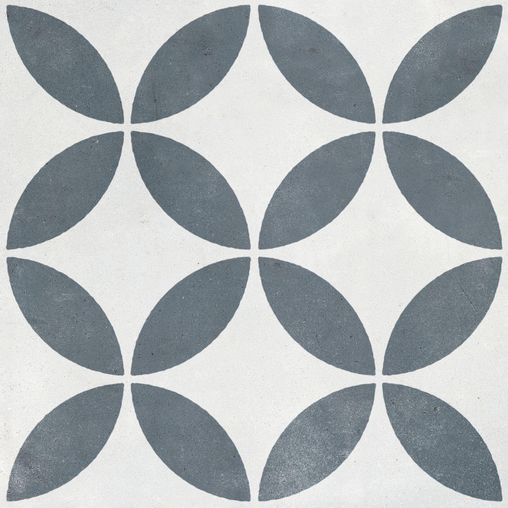 24765 White Petals
