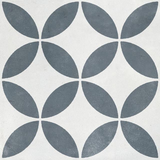 24765 White Petals